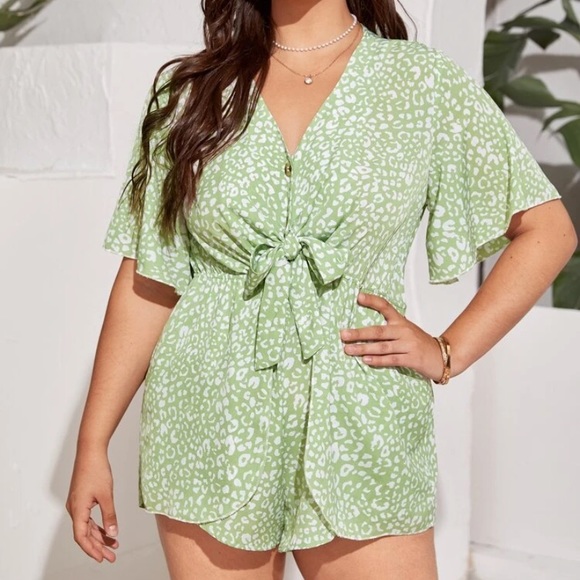 Plus Cheetah Print Tie Front Romper - Picture 12 of 14